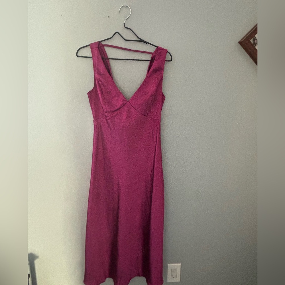 Lulu’s magenta dress